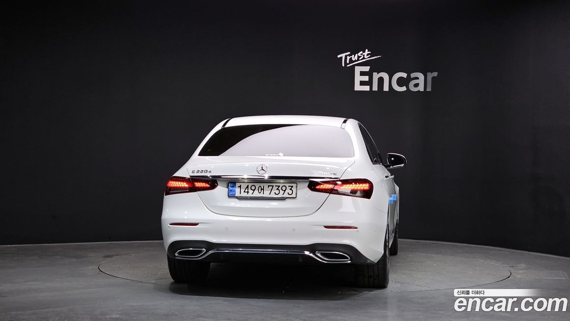 Mercedes-Benz E-Class E220d 4MATIC AMG Line, 2022