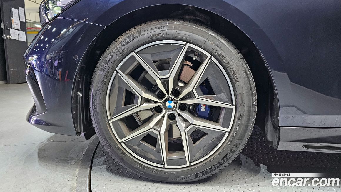 BMW 5-Series 520i M Sport, 2025