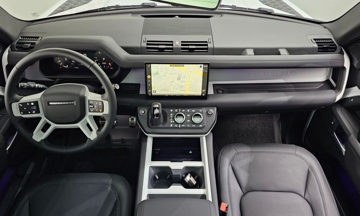 Land Rover Defender 90 D250 X-Dynamic SE, 2025