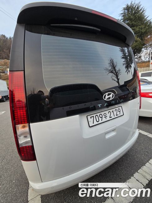 Hyundai Staria Tourer 11-Seater, 2025