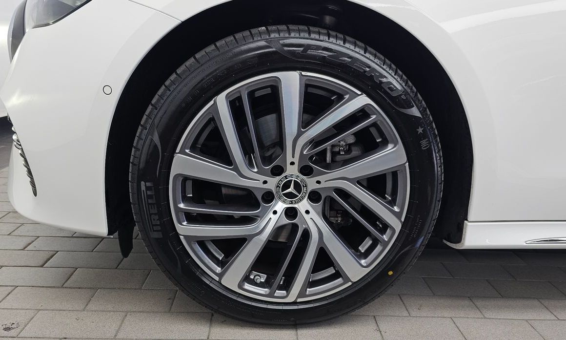 Mercedes-Benz E-Class E220d 4MATIC Exclusive, 2024