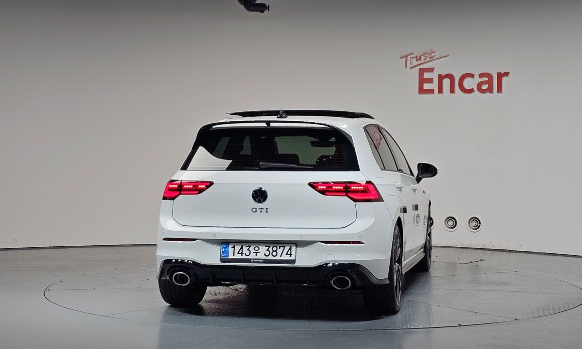 Volkswagen Golf 2.0 GTI, 2024