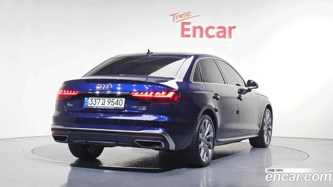 Audi A4 45 TFSI Quattro Premium, 2023