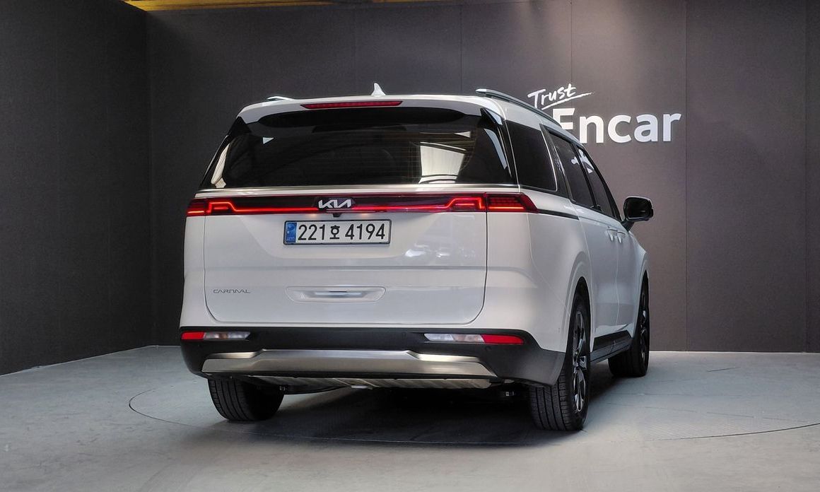 Kia Carnival 7-Seater Signature, 2023
