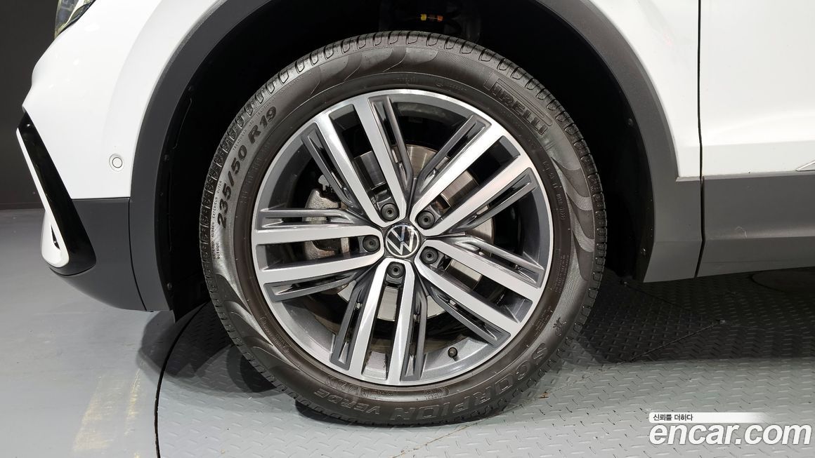 Volkswagen Tiguan 2.0 TSI Prestige, 2023