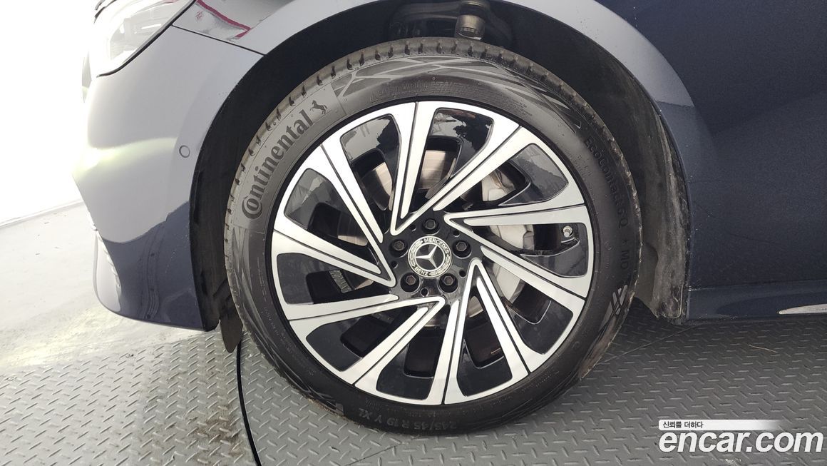 Mercedes-Benz E-Class E300 4MATIC Exclusive, 2024