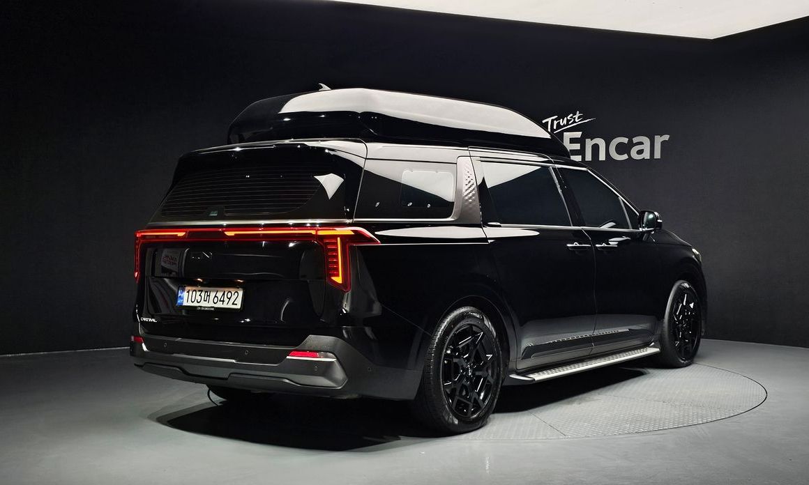 Kia Carnival 9-Seater Hi Limousine (Special Vehicle), 2024