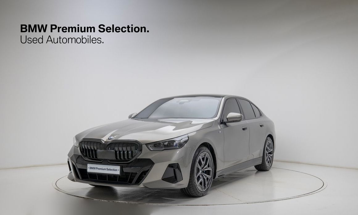 BMW 5-Series 520i M Sport, 2025