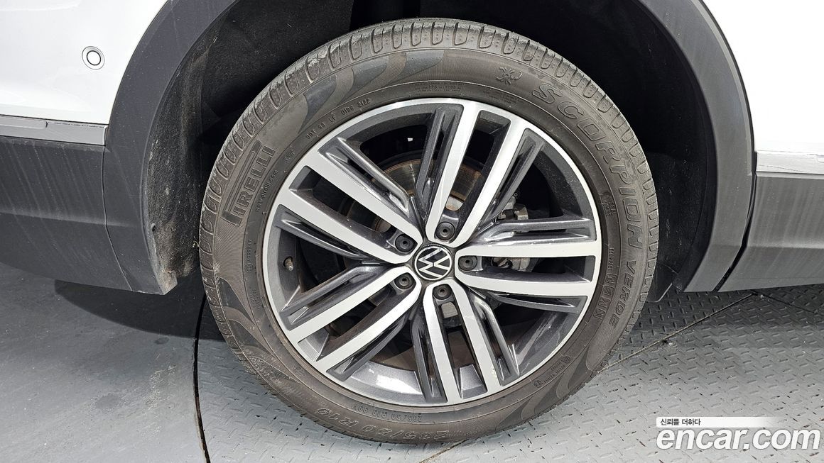 Volkswagen Tiguan 2.0 TSI Prestige, 2023