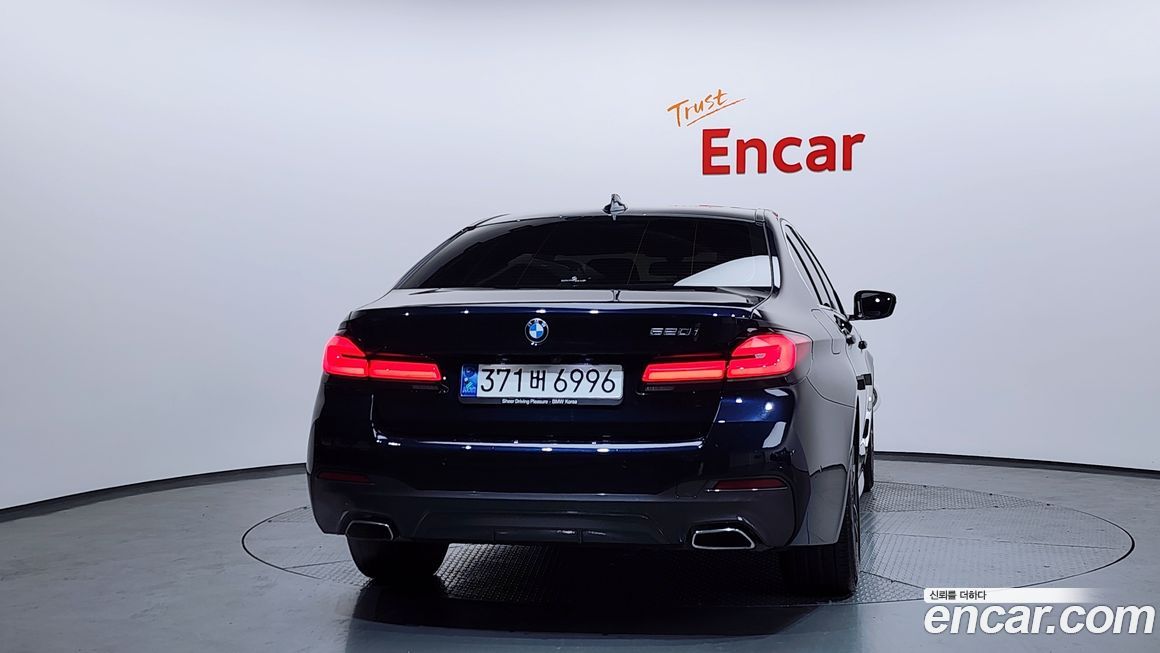 BMW 5-Series 520i M Sport, 2022