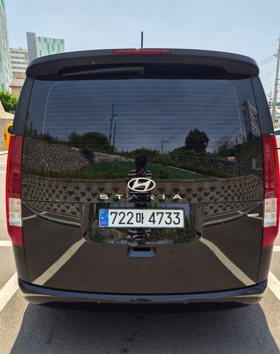 Hyundai Staria 4WD Tourer 11-Seater, 2025