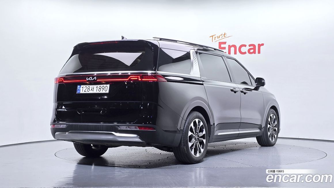 Kia Carnival 9-Seater Signature, 2023