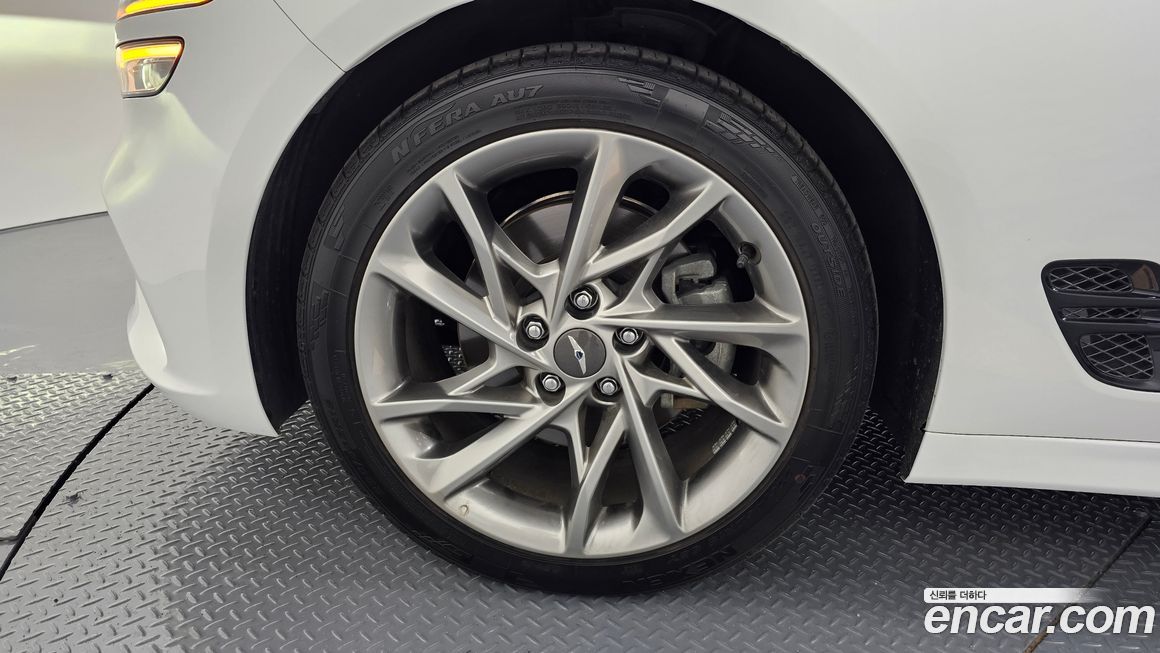 Genesis G70 Gasoline 2.0T 2WD, 2023