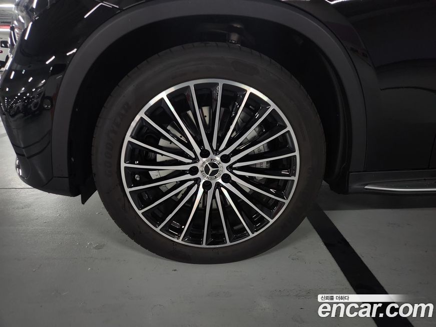 Mercedes-Benz GLC-Class GLC300 4MATIC AMG Line, 2025