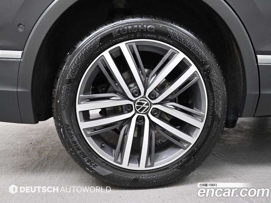 Volkswagen Tiguan 2.0 TSI Prestige, 2024