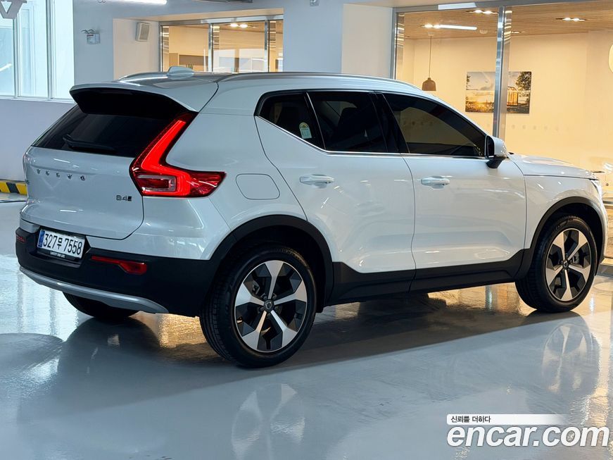 Volvo XC40 B4 Ultra Bright, 2025
