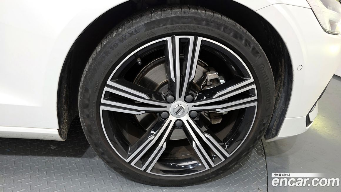 Volvo S60 B5 Inscription, 2022