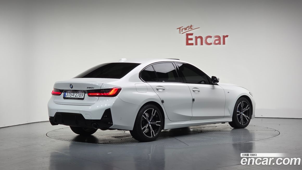 BMW 3-Series 320i M Sport, 2023