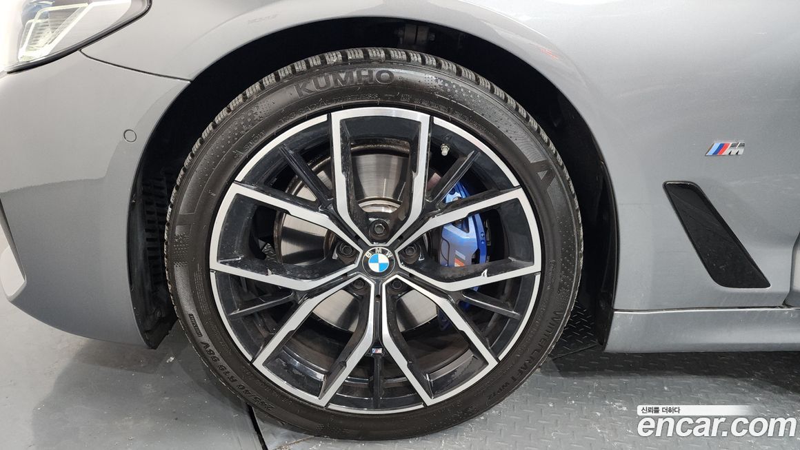 BMW 5-Series 530i M Sport Package, 2023