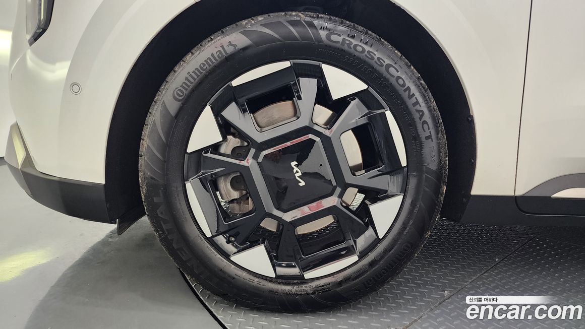 Kia Carnival 9-Seater Signature, 2025