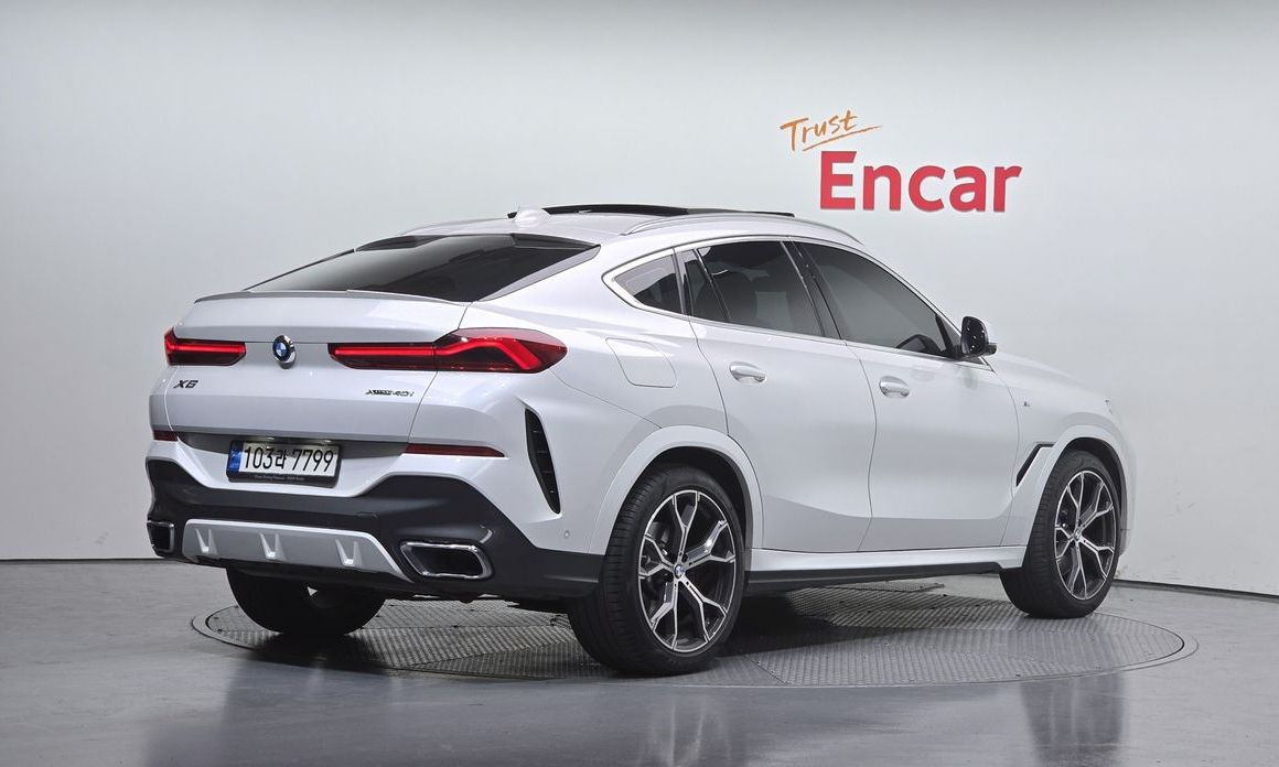 BMW X6 xDrive40i M Sport, 2022