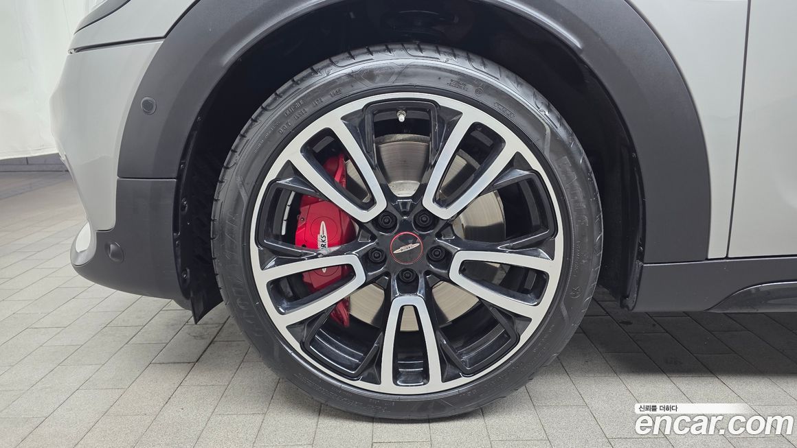 Mini Countryman JCW Launch Pack, 2023