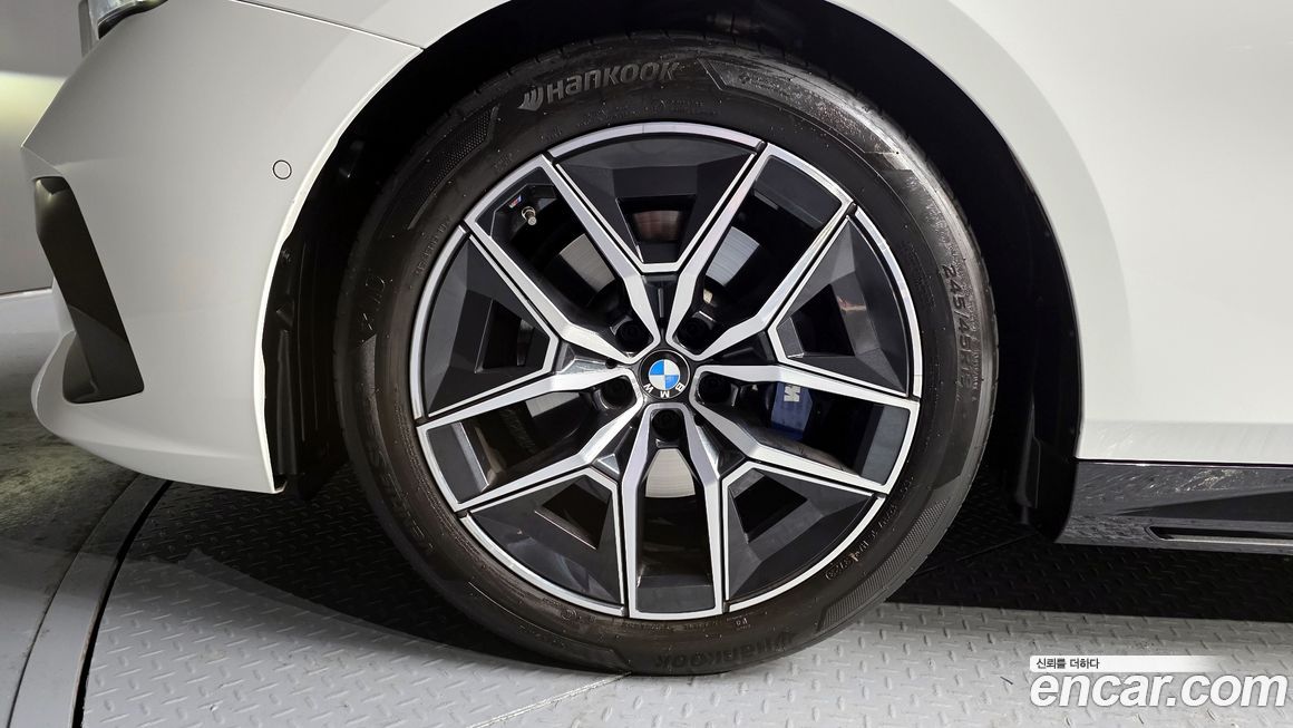 BMW 5-Series 520i M Sport, 2024