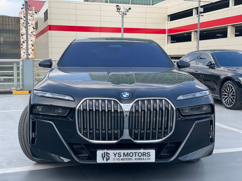 BMW 7-Series 740i xDrive M Sport, 2025