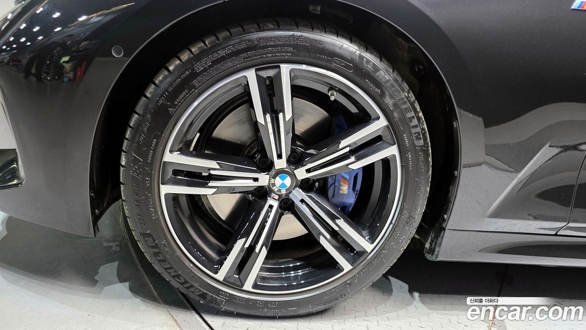 BMW 3-Series 320i M Sport, 2025