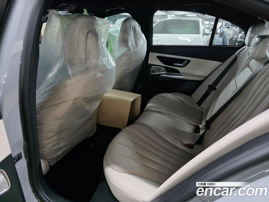 Mercedes-Benz E-Class E300 4MATIC AMG Line, 2026