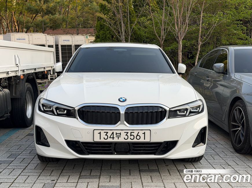 BMW 3-Series 320i, 2025