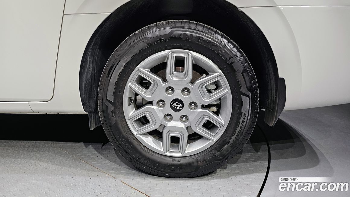 Hyundai Staria Cargo 5-Seater, 2025