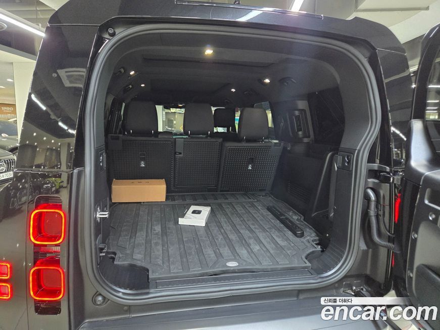 Land Rover Defender 130 P400 Outbound, 2025