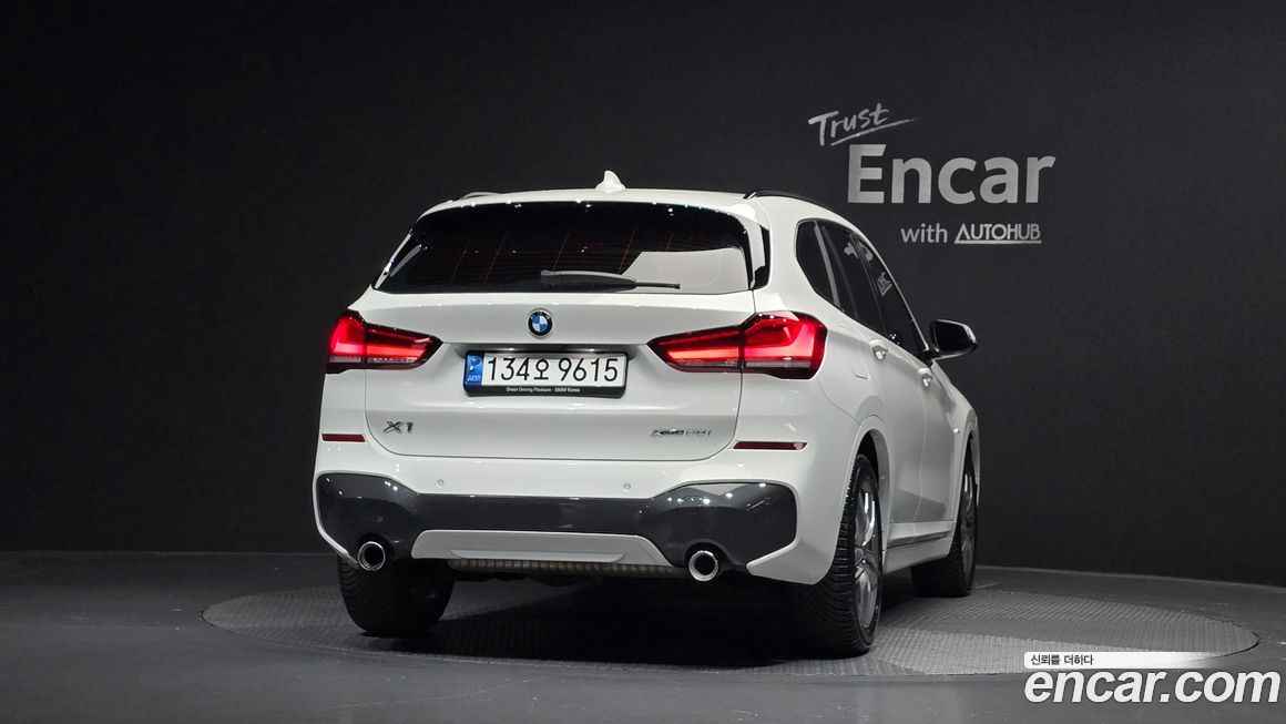 BMW X1 xDrive 20i M Sport, 2022