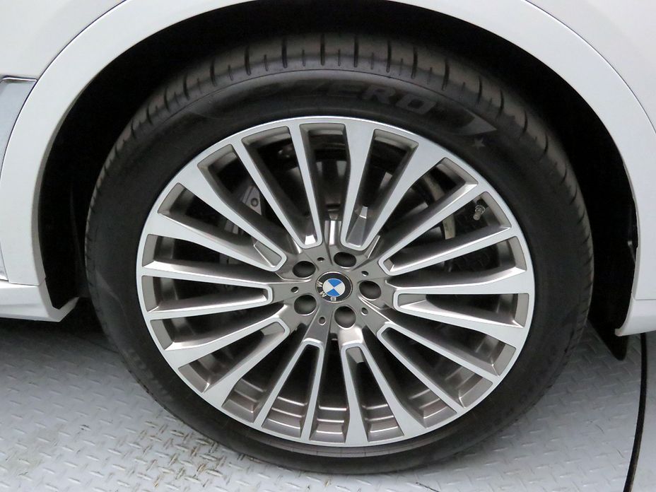 BMW X7 xDrive 40i Design Pure Excellence 6-Seater, 2025