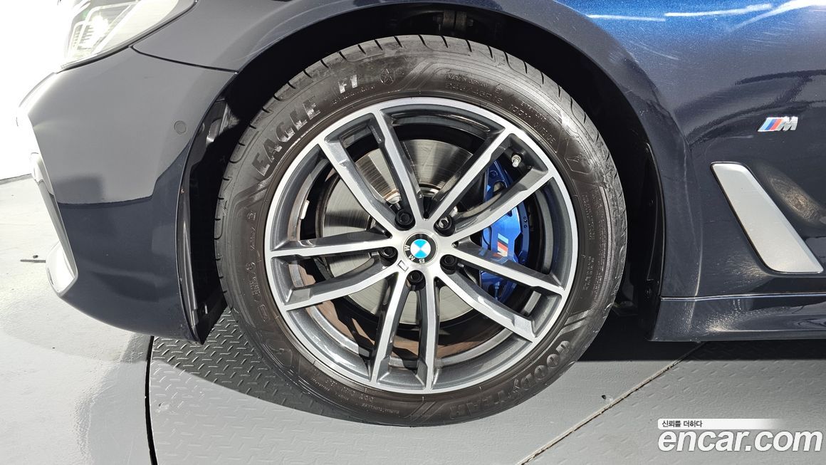 BMW 5-Series 520i M Sport, 2022
