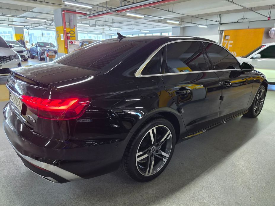 Audi A4 40 TFSI Premium, 2024