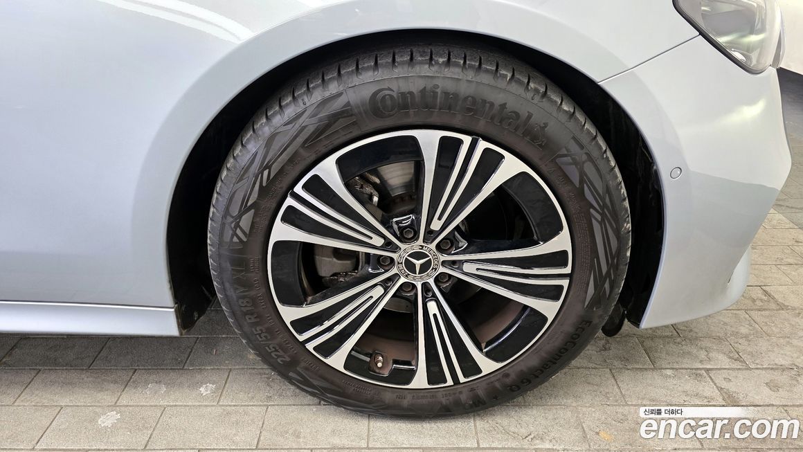 Mercedes-Benz E-Class E200 Avantgarde, 2025