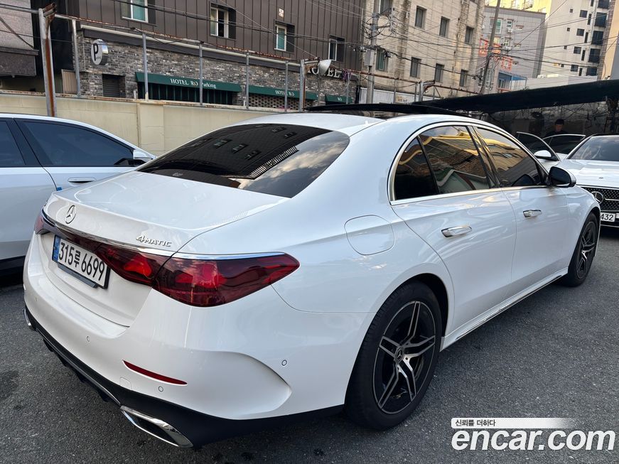 Mercedes-Benz E-Class E300 4MATIC AMG Line, 2024