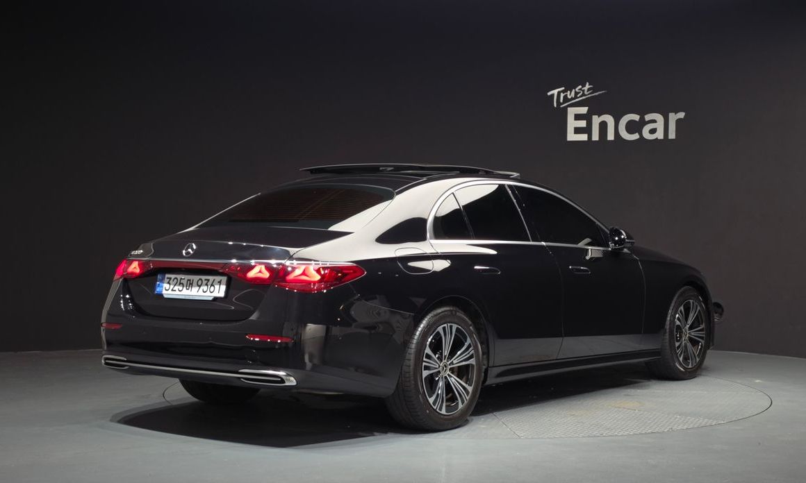 Mercedes-Benz E-Class E200 Avantgarde, 2024