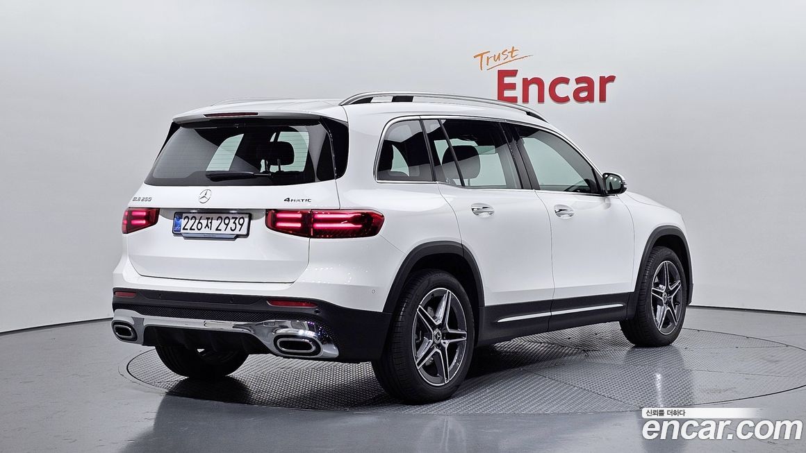 Mercedes-Benz GLB-Class GLB250 4MATIC, 2025