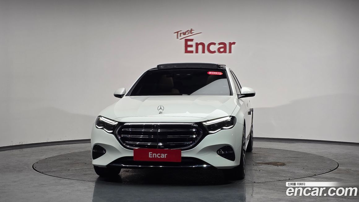 Mercedes-Benz E-Class E300 4MATIC Exclusive, 2025
