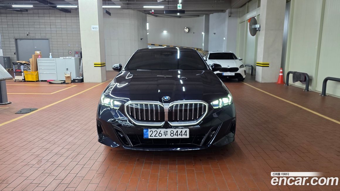 BMW 5-Series 530i xDrive M Sport, 2024