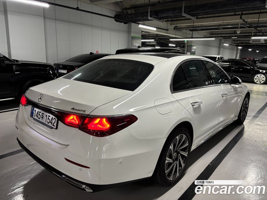 Mercedes-Benz E-Class E300 4MATIC Exclusive, 2025