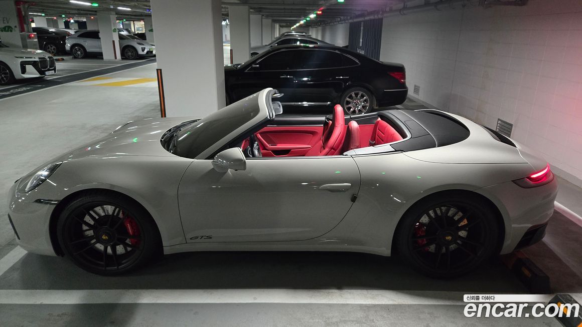 Porsche 911 Carrera GTS Cabriolet, 2024