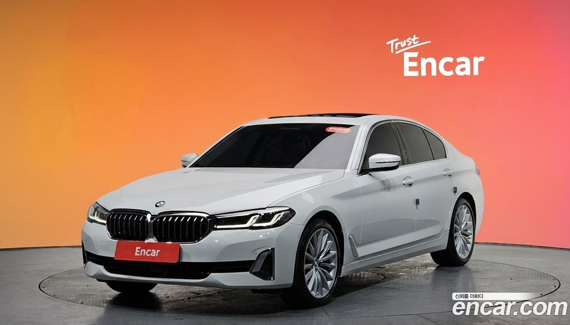 BMW 5-Series 530i Luxury, 2023