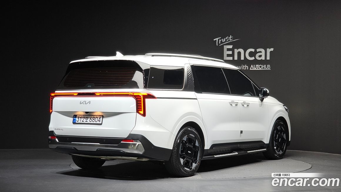 Kia Carnival 9-Seater Signature, 2025