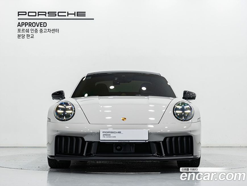 Porsche 911 Carrera 4 GTS, 2025