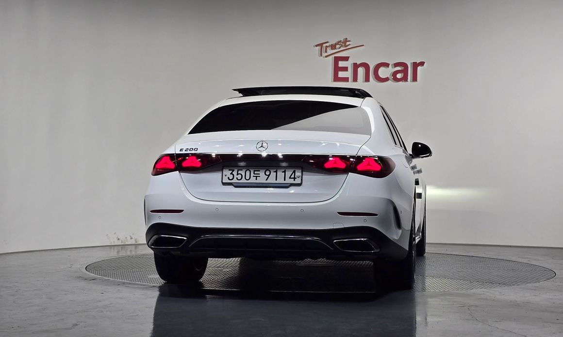 Mercedes-Benz E-Class E200 AMG Line, 2026