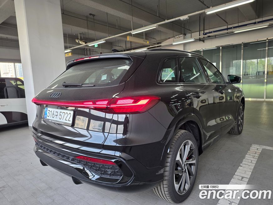 Audi Q5 40 TDI Quattro S Line Black Edition, 2025